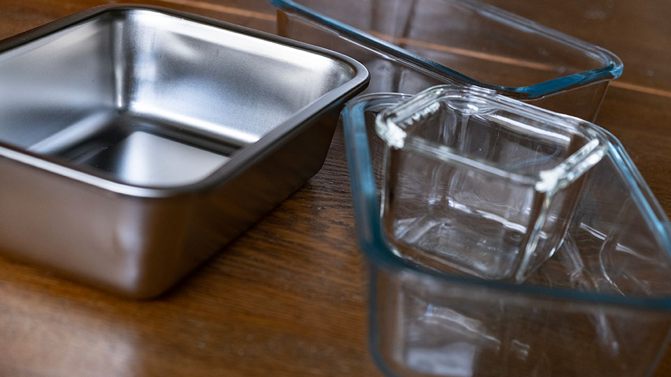 Fotograf: Henrik Löwenhamn
Bildbyrå: Naturvårdsverket Tomma matlådor av glas och metall