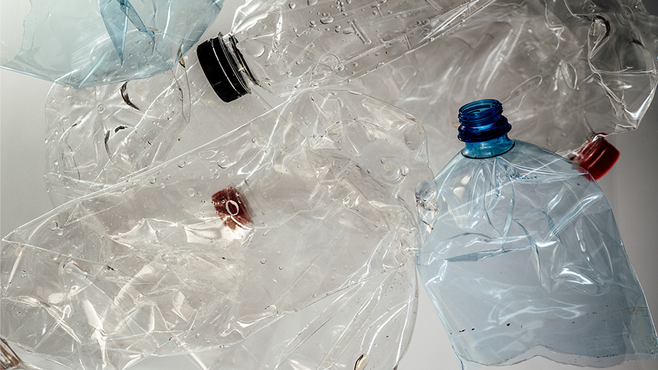 Plastflaskor