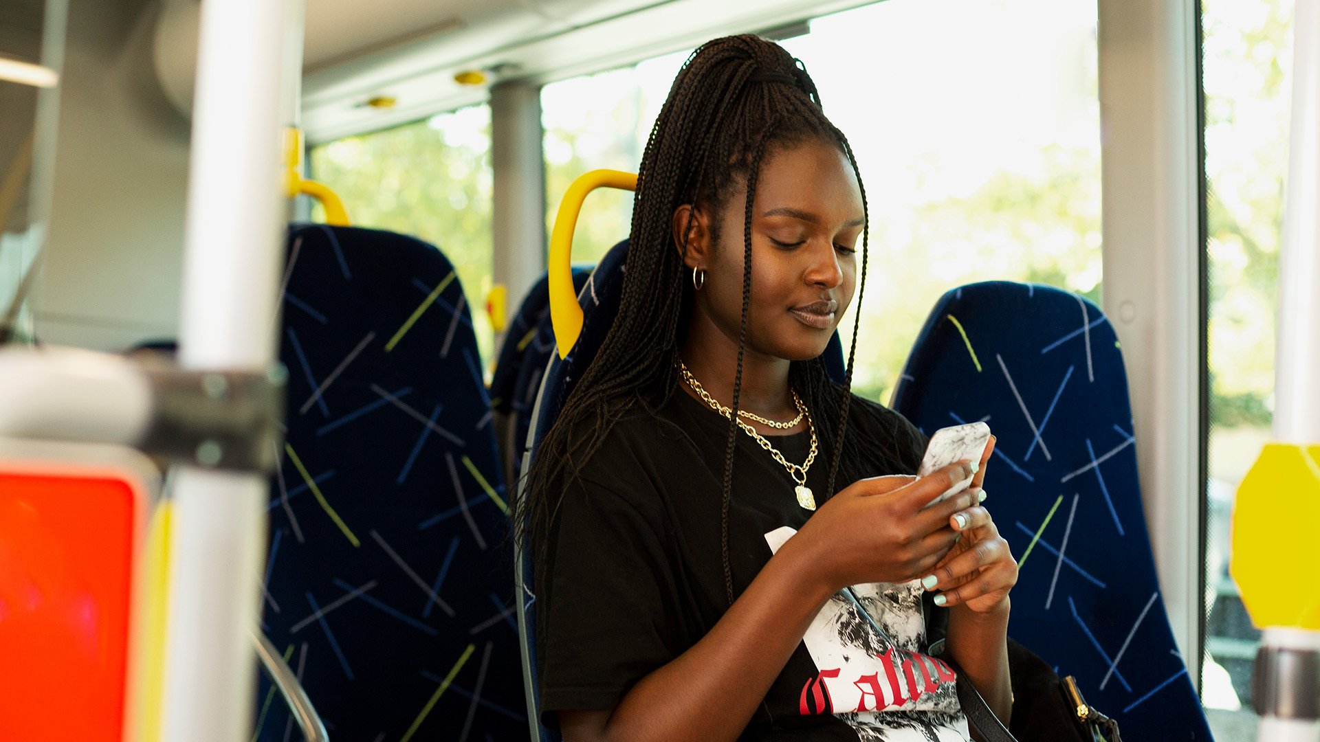 Tjej på buss